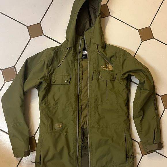 The North Face Jacket - Picture 5 of 7